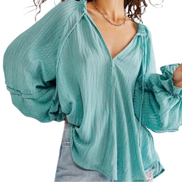 FREE PEOPLE NWOT Out of Town Top Flowy long sleeves summer wide sleeves - Picture 1 of 5